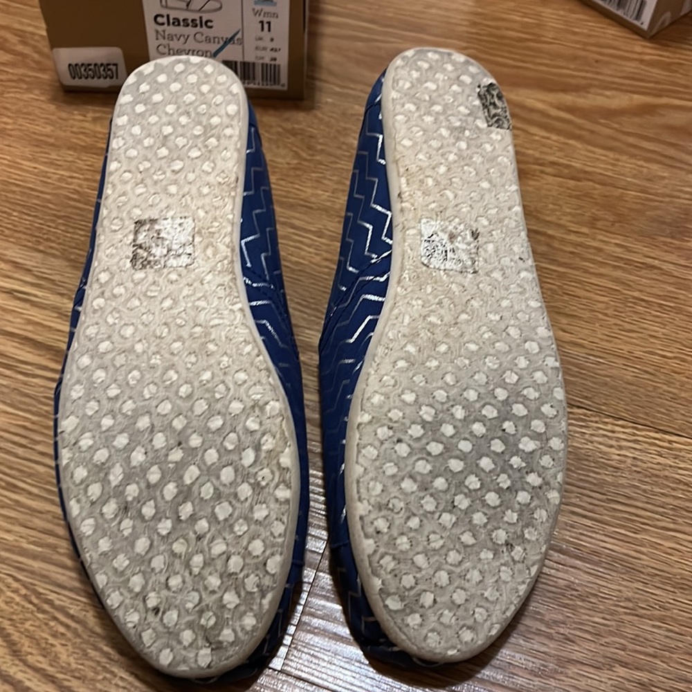 Shoes - Picture 4 of 4
